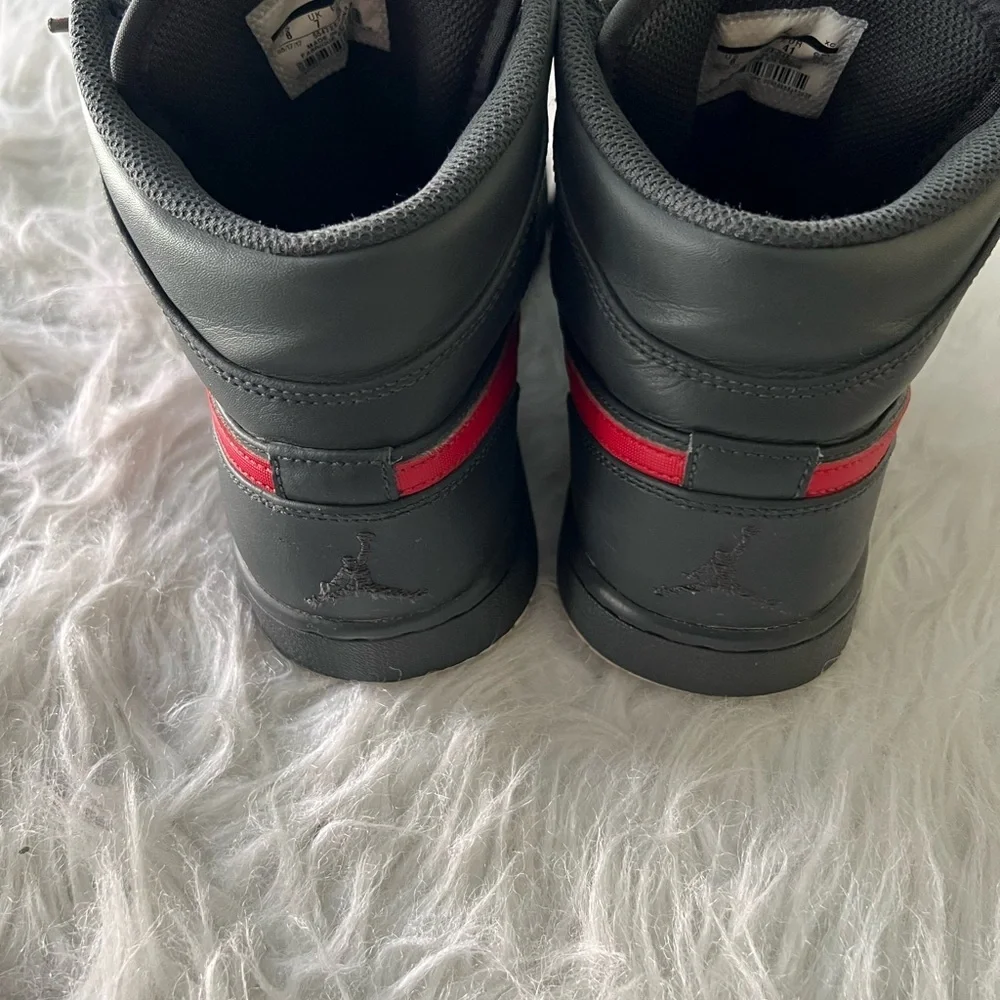 AIR JORDAN 1 MID GREY/RED SIZE 8